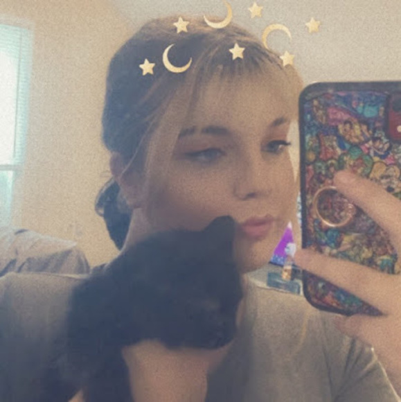 Meet your Posher, Emily - Picture 1 of 1